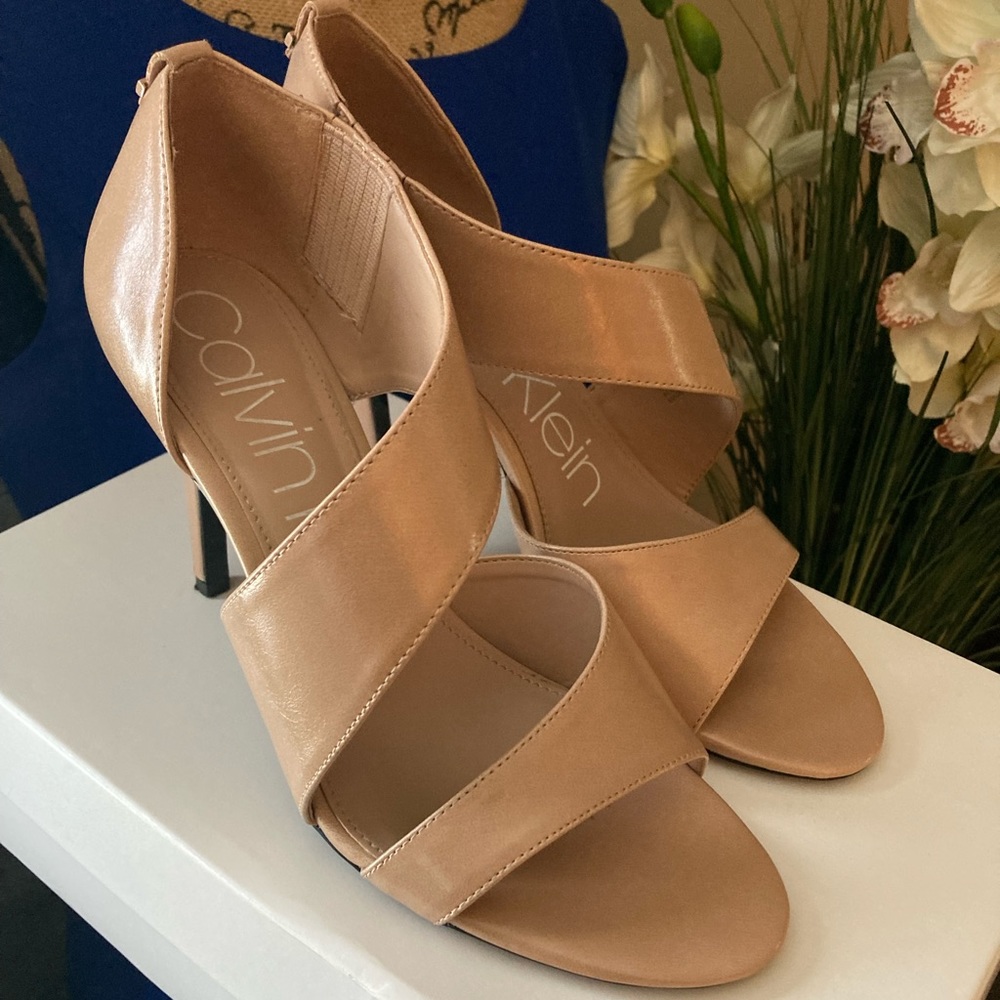 Calvin Klein Nude Heels!👠 Great condition!